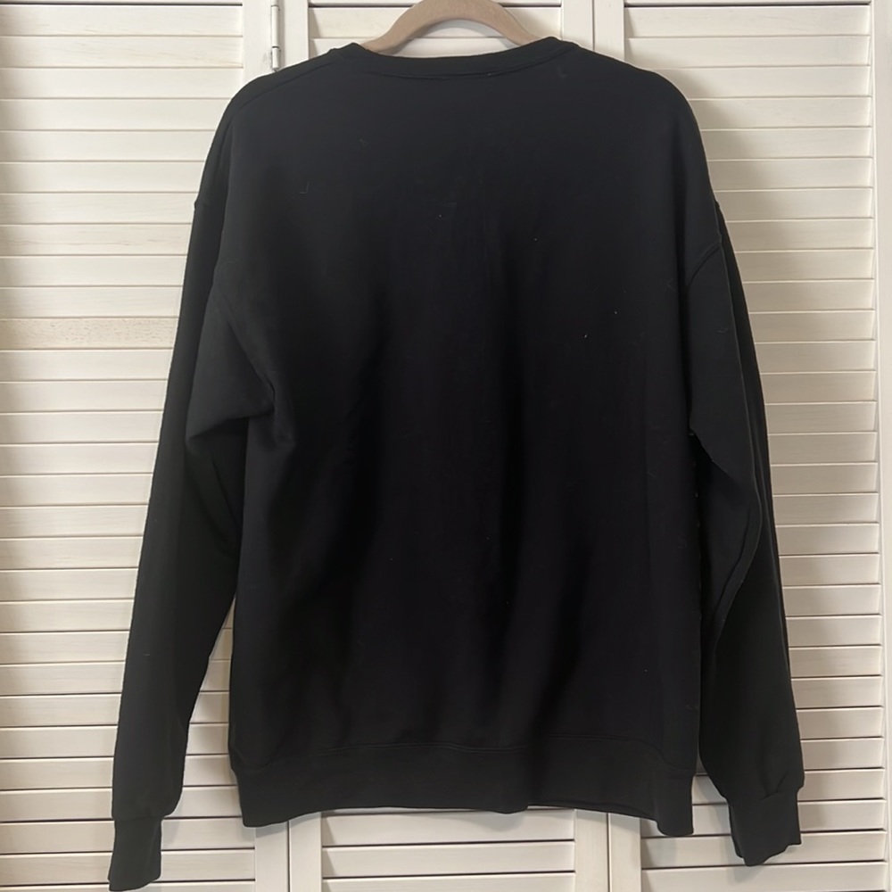 Black hoodie medallion - Picture 3 of 3